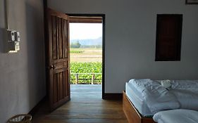 Konglor Khamchalern Guesthouse And Restaurant